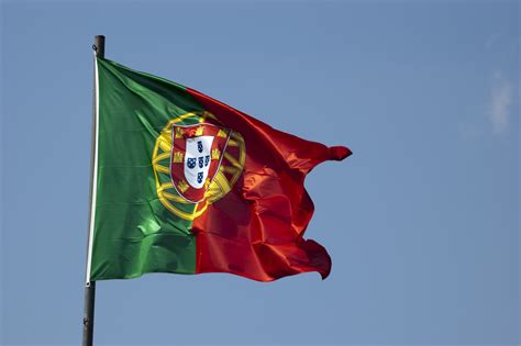 images of portugal flag